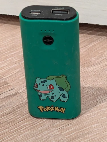 Rare Pokémon Bulbasaur Portable Charger Green
