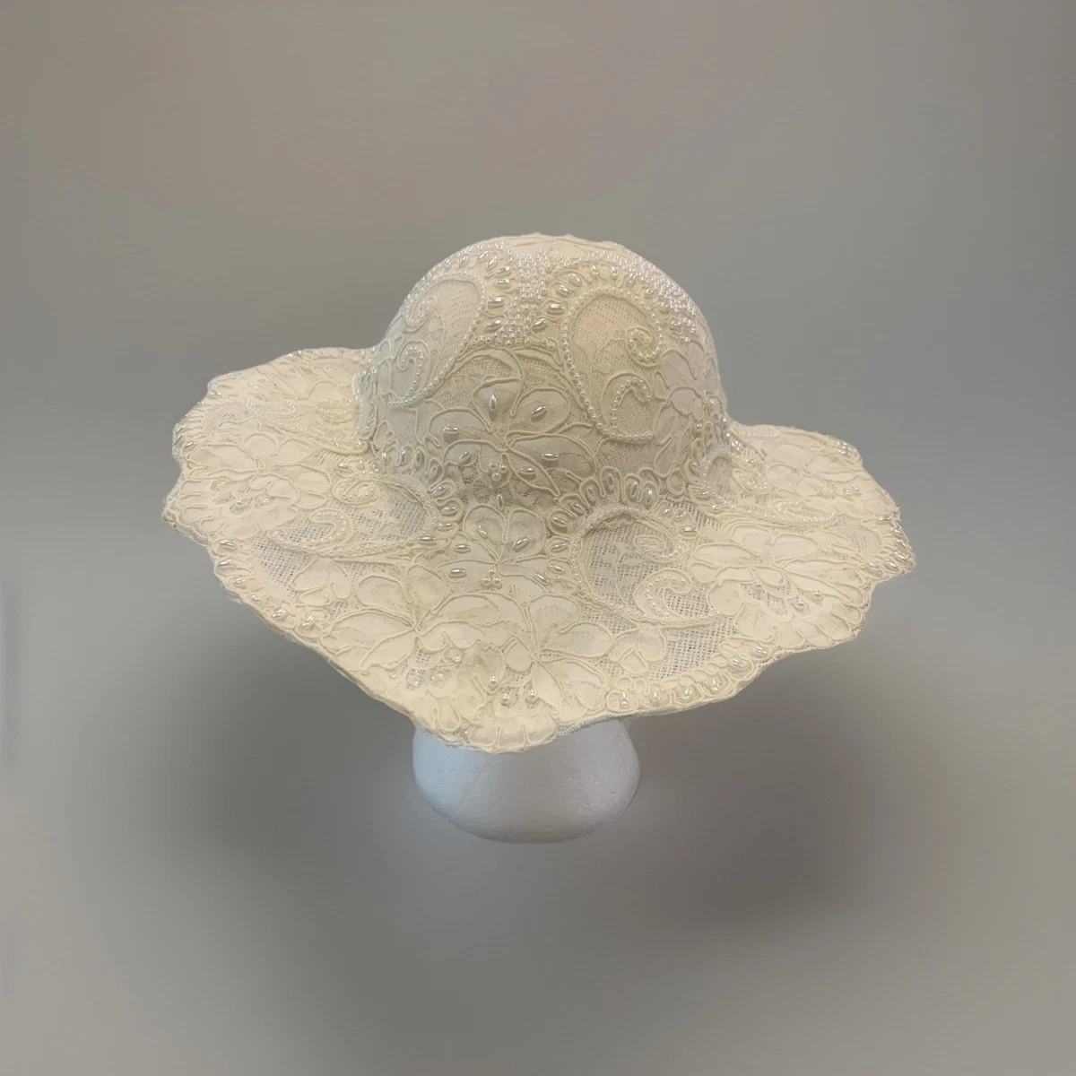 Vintage 1930s Hats for Women, White Cone Shape, Lace and Chiffon, Unique Vintage 1930s White Cotton Knit Beanie Hat Bow At Top  main image 2