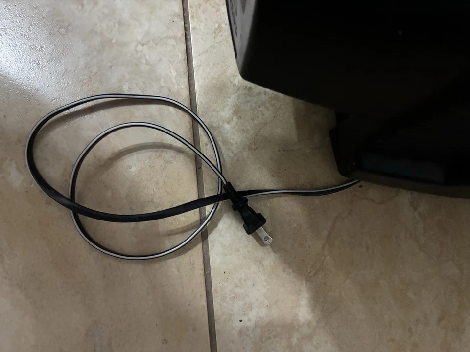 Sylvania 13 Inch CRT TV Retro Gaming 6413TG Tested Working RCA/Coaxial Input - Image 4 of 4