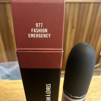 MAC 977 Fashion Emergency Powder Kiss Liquid Lipcolour BRAND NEW