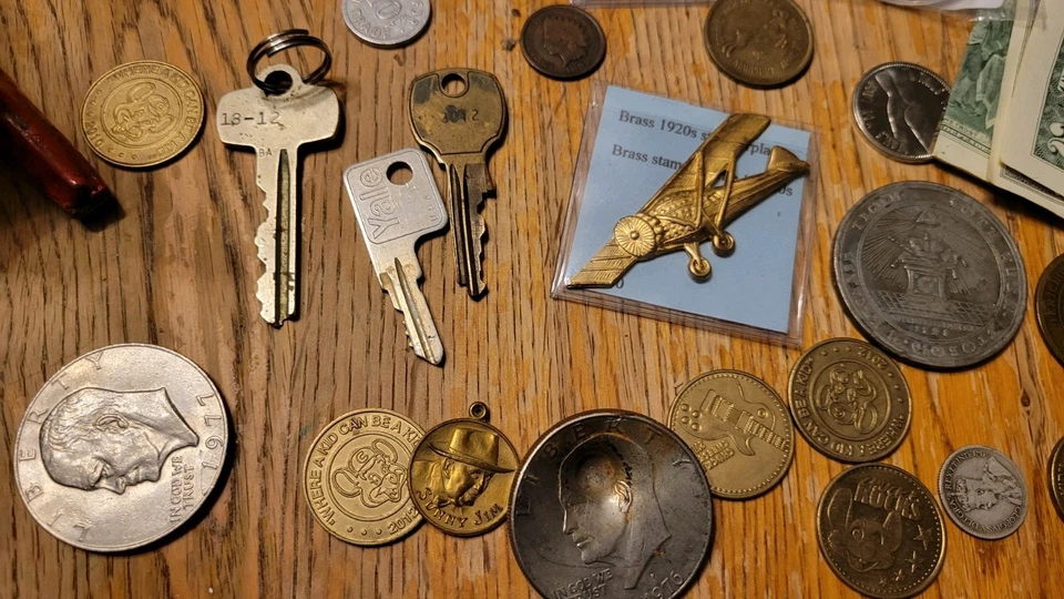 Lot Of Tokens Coins And Medals Antique BankMasonic Silver Dime Indian Cent - Image 2 of 4