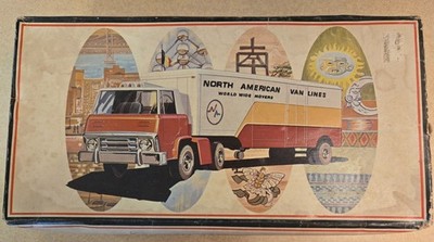Vintage OPEN BOX! AMT North American Van Lines Model in 1/32 Scale - 1967 Issue