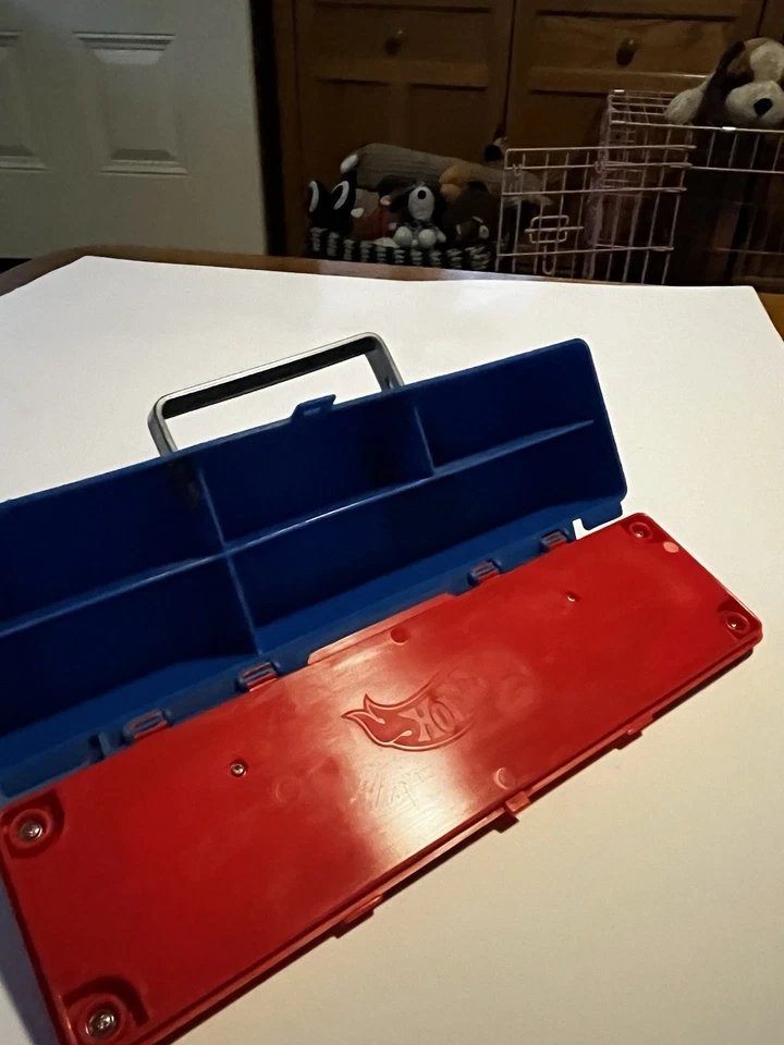 Hot Wheels Six Car Case Featuring A Yellow Corvette In Good Condition - Image 3 of 4