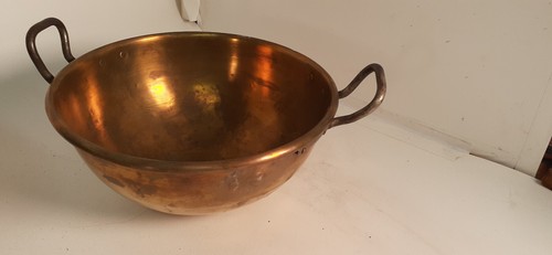 Set of Three Handmade Brass Mixing Bowls, Great Mid Century Decor! - Picture 4 of 9