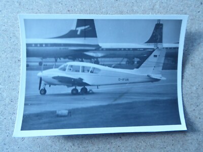 FOTO FLUGZEUG PIPER PA-23 AZTEC 250 FLUGZEUG FLUGZEUG D-IFUR