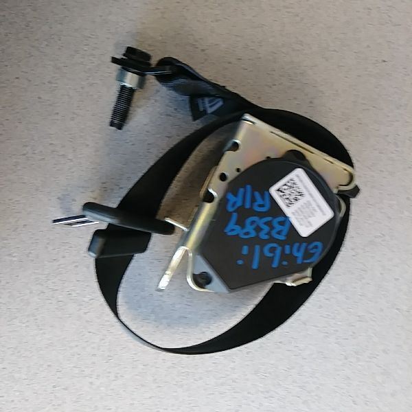 2014 2015 2016 Maserati Ghibli right rear seat belt assembly 6700174370