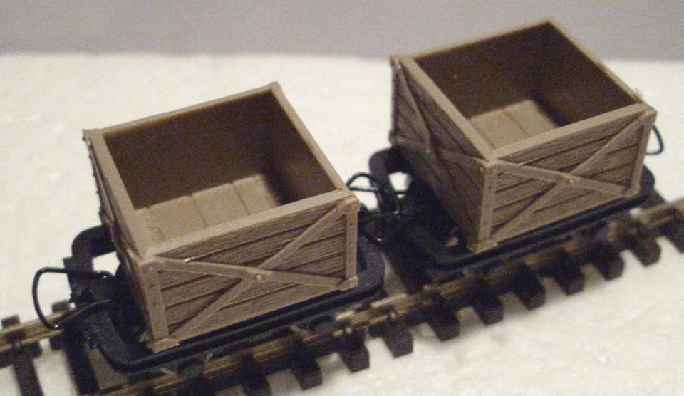 Roco 34603 - Narrow Gauge H0e/009 Planked Crate Wagon Set (2 Wagons) - T48 Post - Image 3 of 4