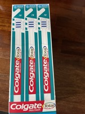 Colgate Total 12er Pack Medium Zahnbürsten
