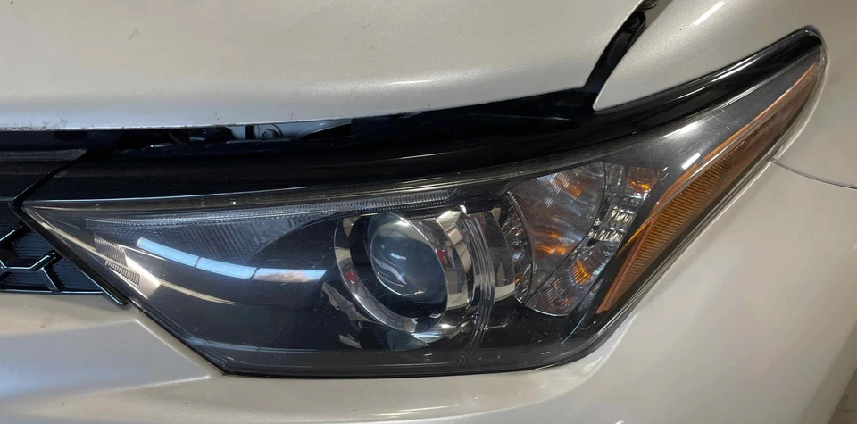 2016 Scion iM OEM Left Hand Drivers Side Halogen Headlight Assembly - Image 2 of 4