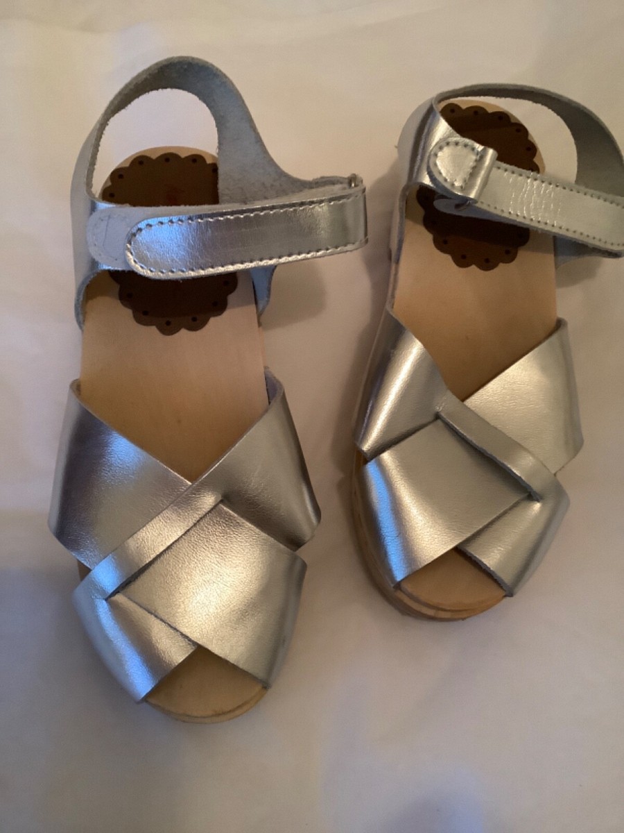 EXC COND Hanna Andersson Girls Silver Crisscross Leather Sandal Clogs 35/US 
