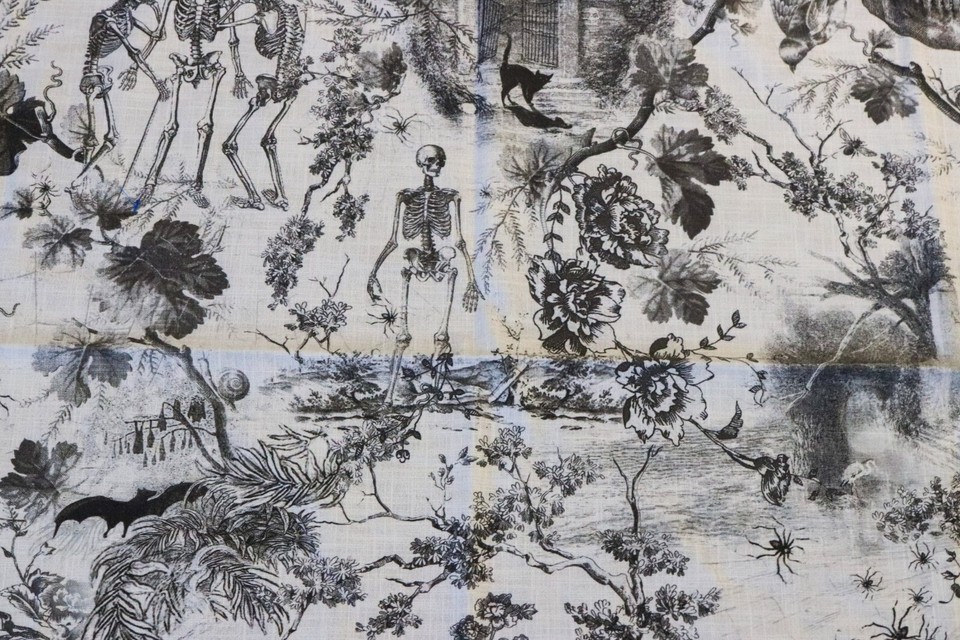 Pottery Barn Halloween Toile Organic Cotton Skull Gothic Table Throw 50