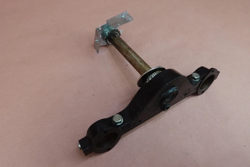 2005-2006 Harley Davidson FLHX Street Glide árvore tripla haste de braçadeira inferior - Imagem 3 de 4