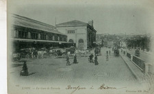 CPA LYON LA GARE DE PERRACHE ECRITE ET OBLITEREE