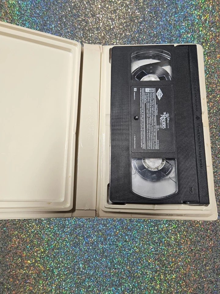 Walt Disney Disney's Classic The Rescuers Down Under Black Diamond VHS Movie - Image 3 of 3