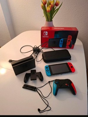 Nintendo Switch Konsole V2 mit Controllern