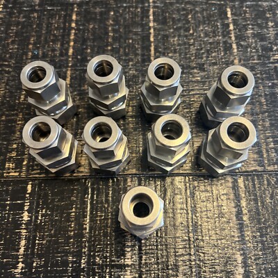 Crawford Swagelok Reducing Union, 3/4 in. X 1/2 in. Tube OD (SS-1210-6-8)