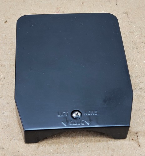 200/225/250 HP Mercury Lower Motor Mount Side Cover 1994-2006 818645F1 8M0001136