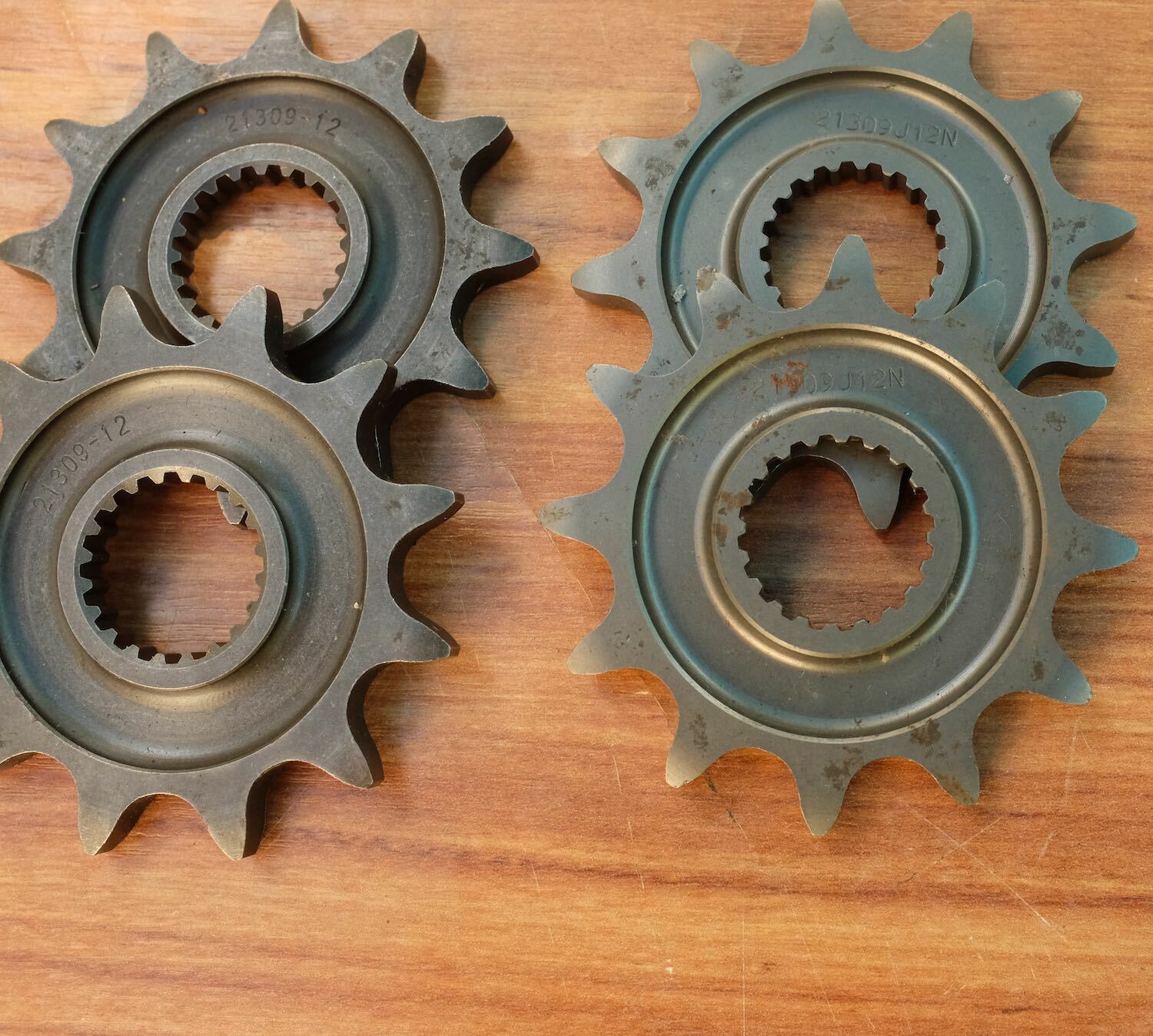 Pignon 21309-12 à 12 dents pas de 520 en acier robuste 21309J12N pour transmission moto - Lot de 4