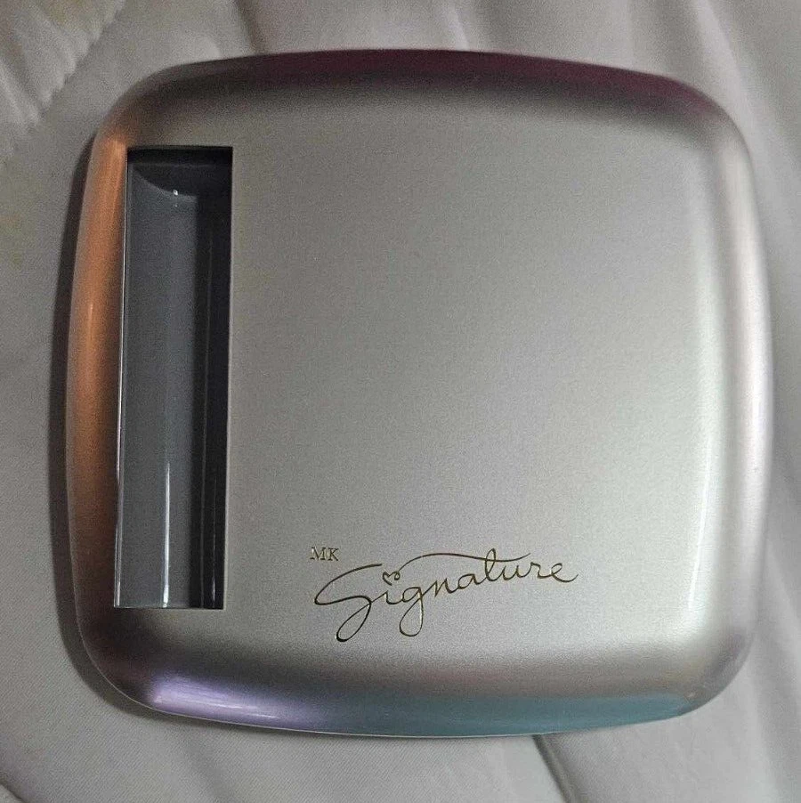 Mary Kay Signature Custom Compact 9004 Gris Mk Nuevo En Caja Foto 2 de 4
