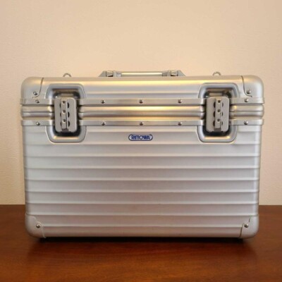 【超希少】RIMOWA（リモワ）　TOPAS（トパーズ）　ミレニアム限定　330 Amazon | RIMOWA [ リモワ ] トパーズ チタニウム 923.77.03.4