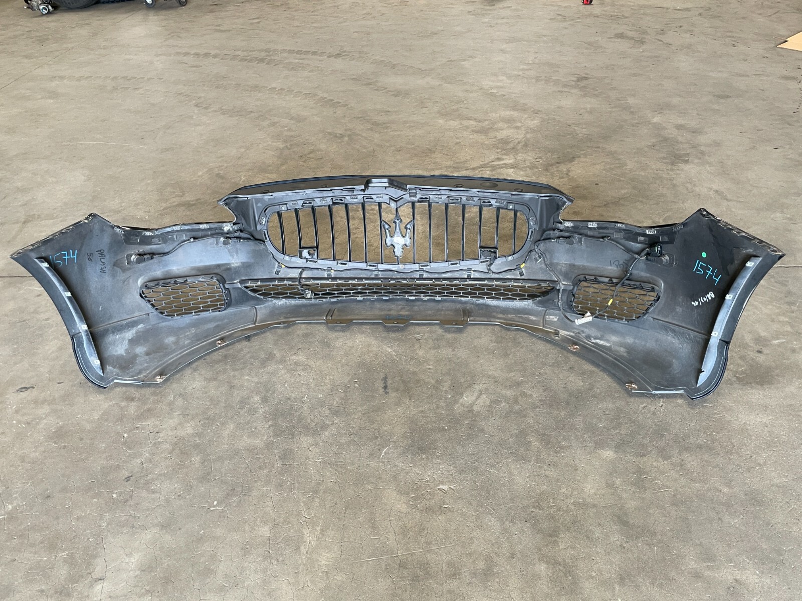 14-17 Maserati Quattroporte GTS Front Bumper Cover W/Park Sensor Grille 1574 OEM