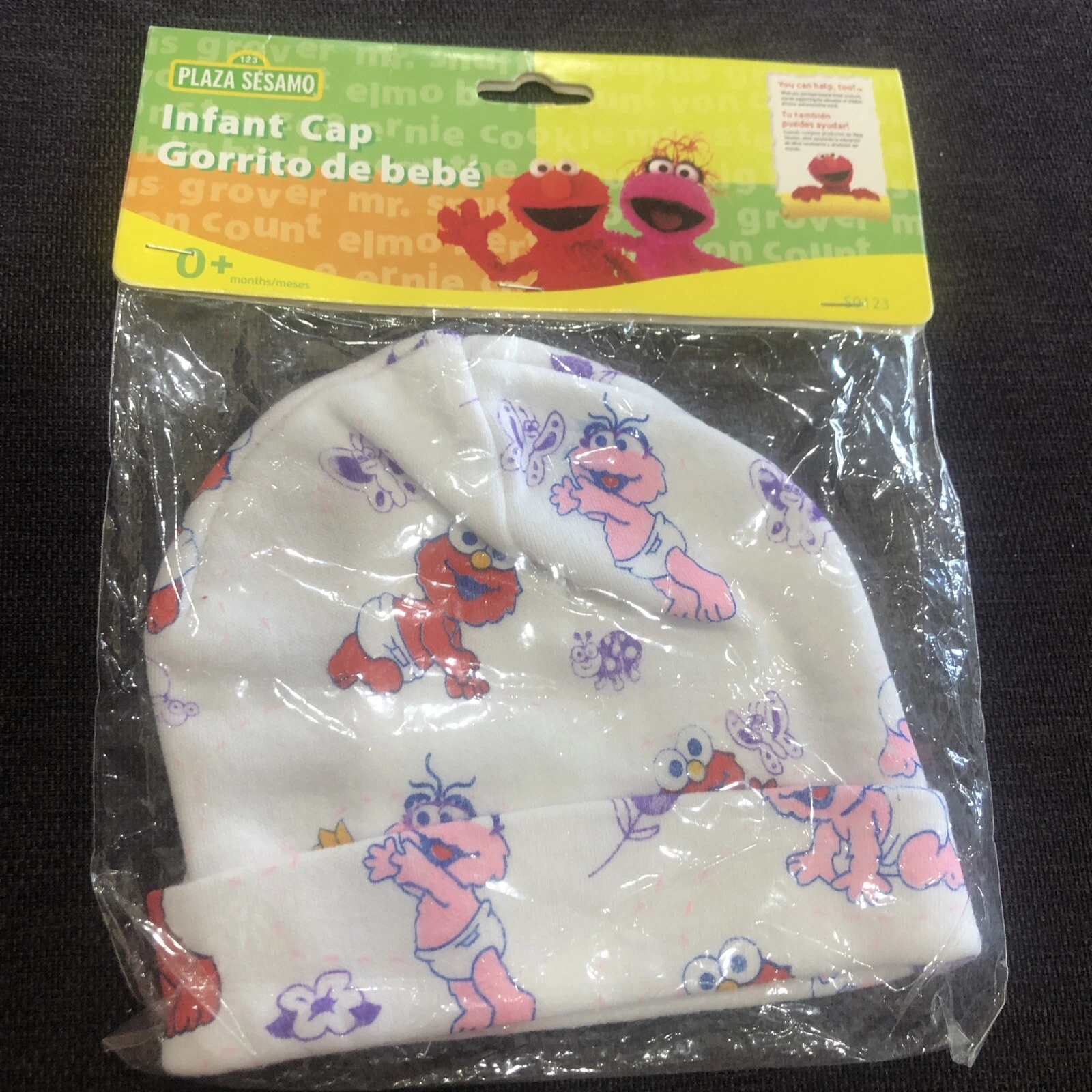 ZOE & ELMO FROM SESAME STREET - INFANT BABY BEANIE CAP NEW 2007