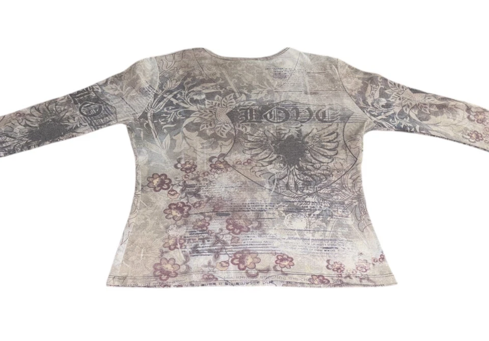 Top De Colección Y2K Suzie In The City AOP Love Gráfico Manga Larga Talla M 19x23 Foto 2 de 4