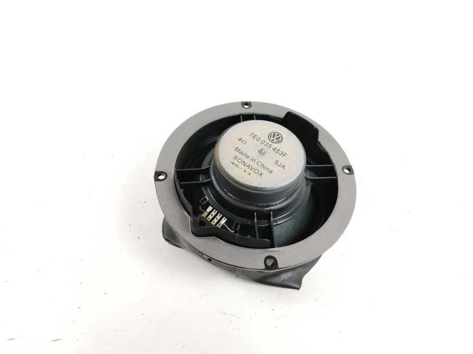 Volkswagen Transporter - Caravelle T5 2012 Rear Speaker Door RZV72426 - Image 2 of 3