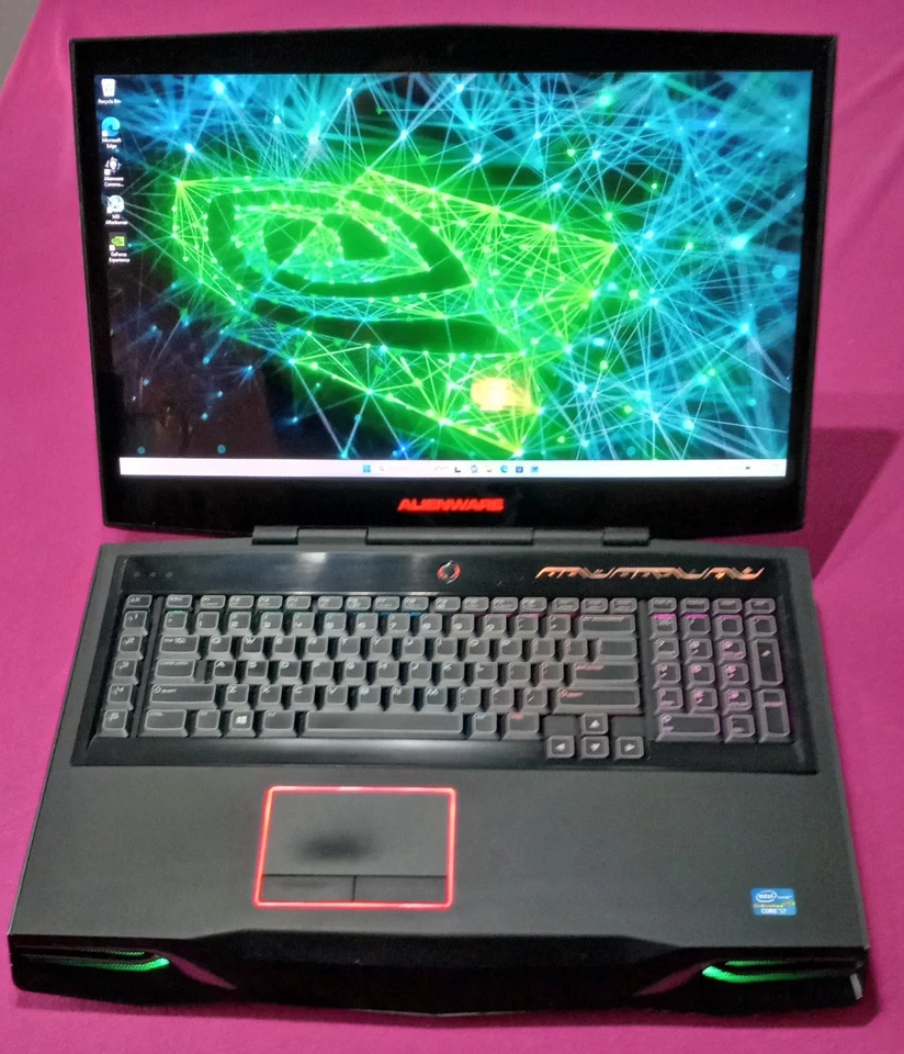 Portátil Alienware M18X R2 I7-3840qm 2.8-4.2Ghz 24GB 512GB SSD NVIDIA "P5000" AX Foto 3 de 4