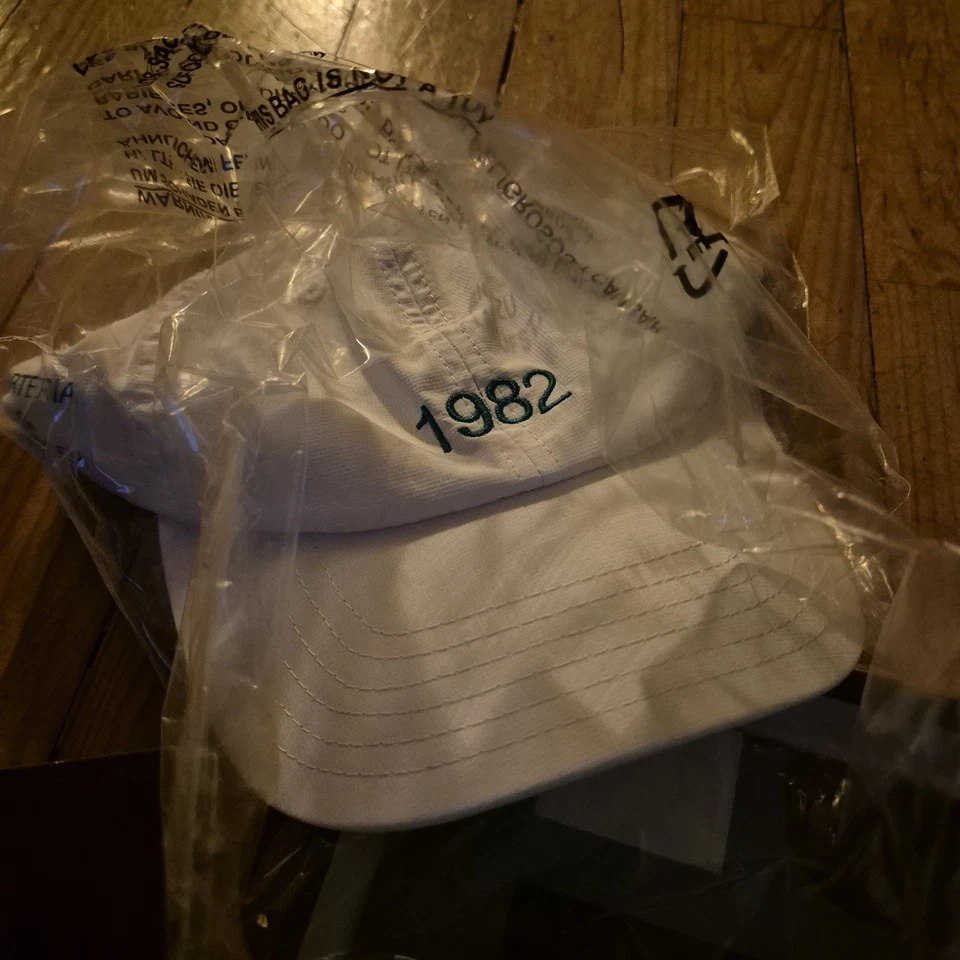 Marteria & Casper: - 1982 Box / Vinyl / LP / Schallplatte / Cap / CD - Bild 2 von 4