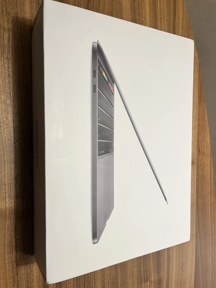 Apple MacBook Pro 13" M1 · 16GB · 1TB, photo 2 of 5