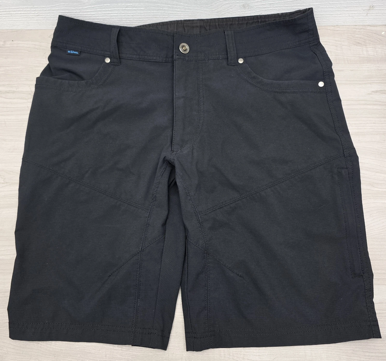 Kuhl Silencr Kargo Shorts Mens Size 34 Hiking Outdoor Cargo Zip Pocket Black
Opens in a new window o