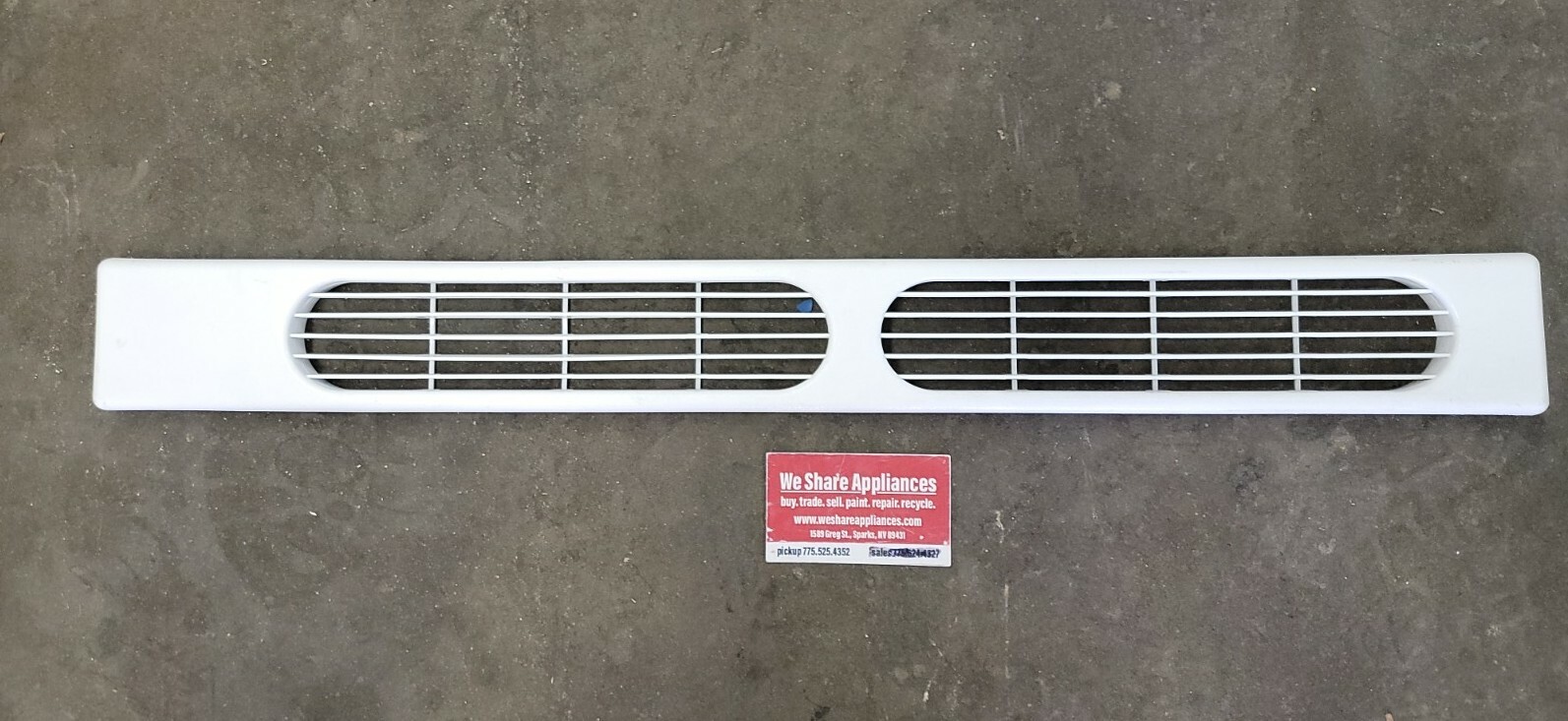 OEM Genuine Frigidaire Kenmore Refrigerator Kick Plate Grille 240368301