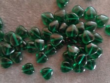 Loose Bead, Czech pressed glass, emerald green, 10x9.5mm heart. Sold pkg of 25