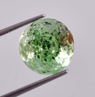 HUGE 6.95 Ct Natural Apple Green Flawless Sapphire GIT Certified Loose Gemstone