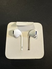 Genuine Apple Wired EarPods White In Ear Headsets - MMTN2ZM/A w/ Lightning Port