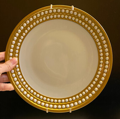 New L'OBJET Perlée Dessert Plate 8.5''D w/ Hanger, Gold & white