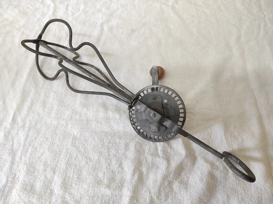 Ancien Batteur à main, Fouet de cuisine Vintage Kenavo - Photo 4/4