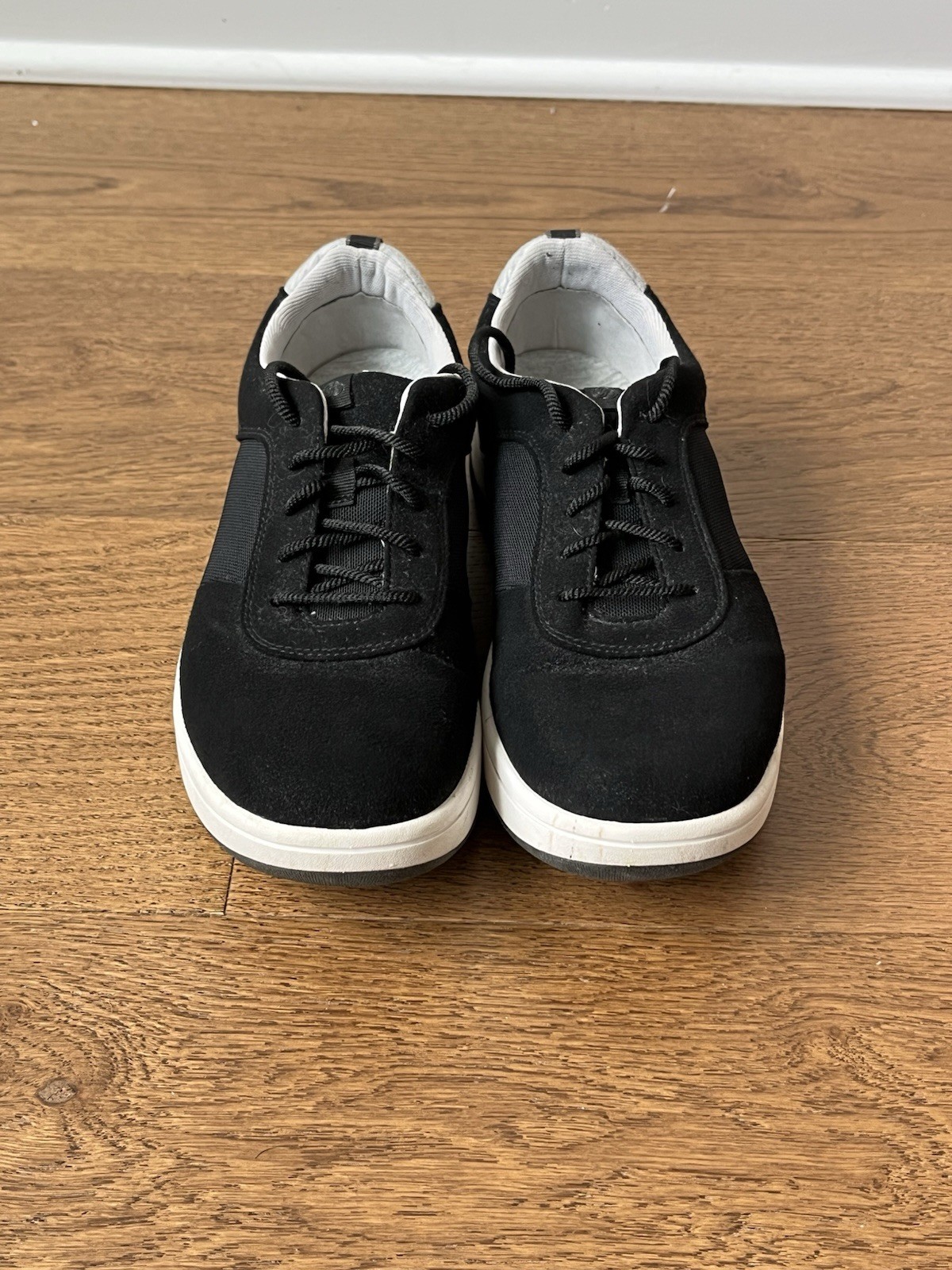 Clarks Cloudsteppers Size 8.5 Black Arla Step Casual Comfort Lace Up Sneakers