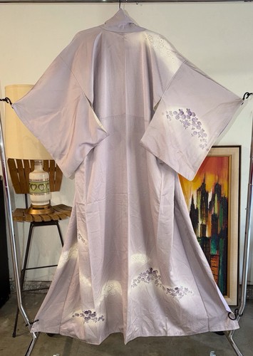 Vintage Japanese Silk Kimono Lavender Floral Blossoms Motifs Show Era