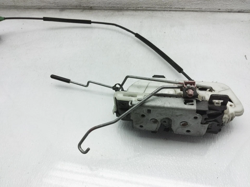 Actuador de cierre de cerradura de puerta delantera derecha Ford Mustang 2010-2014 Ar3z-63221A00-B Foto 4 de 4