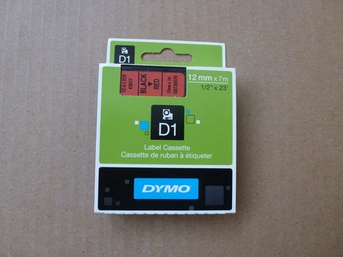 Original DYMO Etikettenkassette selbstklebend D1 12 x7 mm schwarz Druck auf rotem Band - Bild 1 von 2
