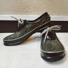 BOGS Ladies Size 7 Insulated Rubber Slip-On Waterproof Garden Shoes