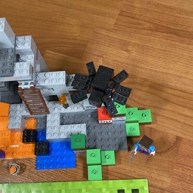 Lego Minecraft 21113 The Cave with Manual