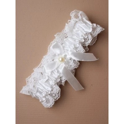 NEW Off White Lace And Ribbon Pearl Bead And Bow Wedding Bride Garter UK - Image 1 of 3