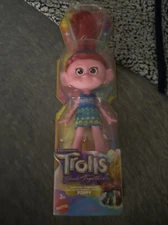 POPPY TRENDSETTIN' Trolls Band Together Girl Pink Doll Dreamworks Mattel