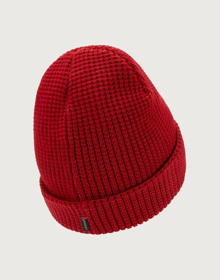 Nike Air Jordan Utility Gorro Tejido Rojo Dorado Logo Metálico Adulto OS DM8272-687 Foto 2 de 2