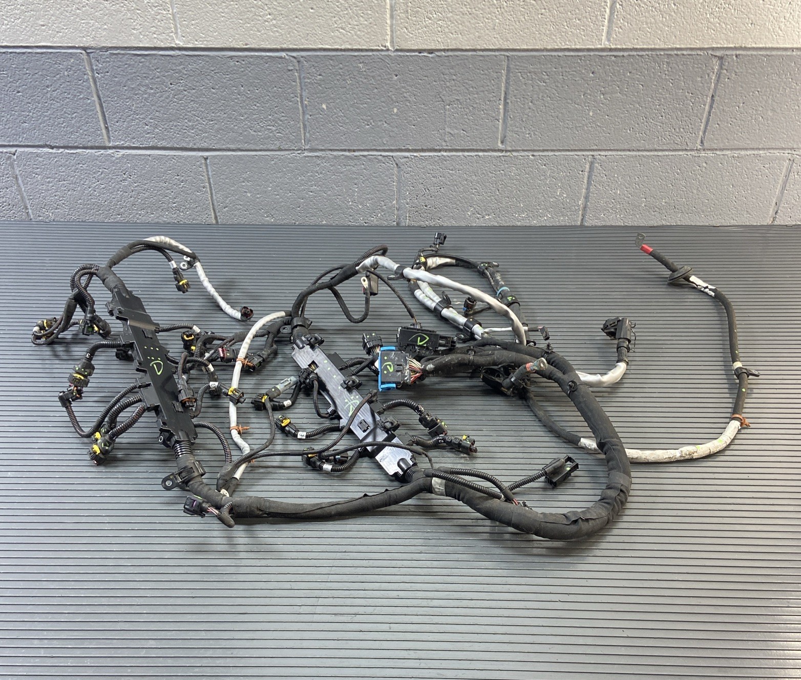 2018-2020 Ferrari Portofino F164 3.8L Main Engine Wire Harness 813111 OEM *NOTE*
