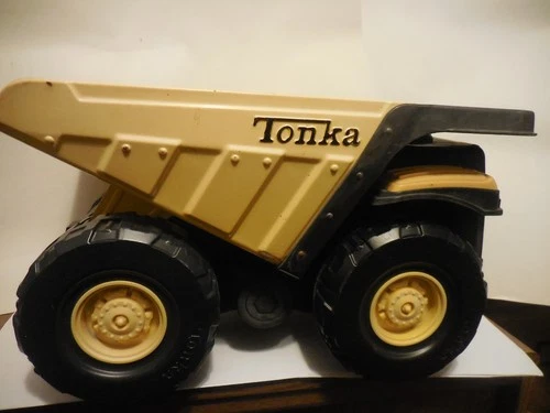 Toy Hasbro - Tonka Yellow Dump Truck with Black Handle – Model #C239-A - 2007