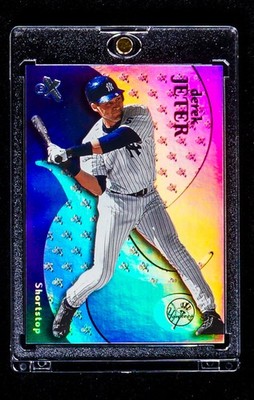 DEREK JETER RARE REFRACTOR RAINBOW FOIL YANKEES HOLOGRAM INVESTMENT CARD